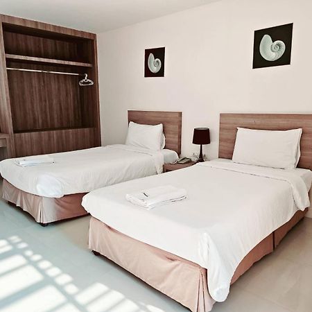 Similan Mansion Hotel Bang Saen Ngoại thất bức ảnh