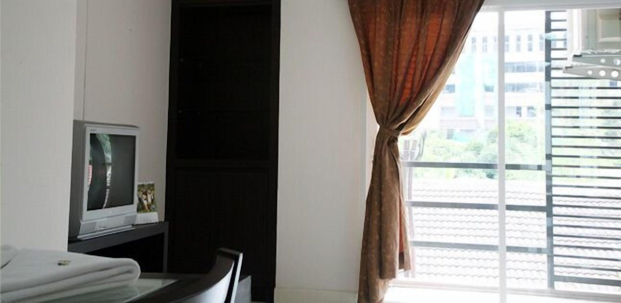 Similan Mansion Hotel Bang Saen Ngoại thất bức ảnh