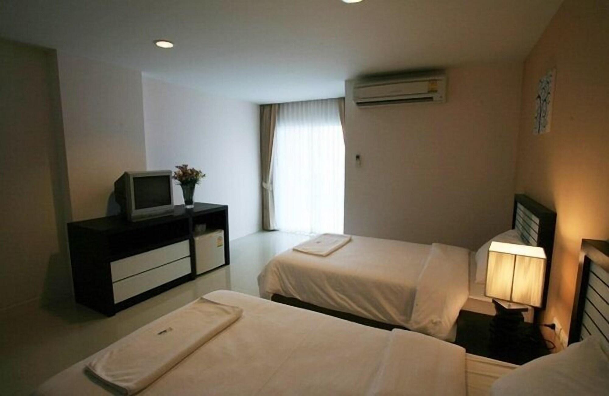 Similan Mansion Hotel Bang Saen Ngoại thất bức ảnh
