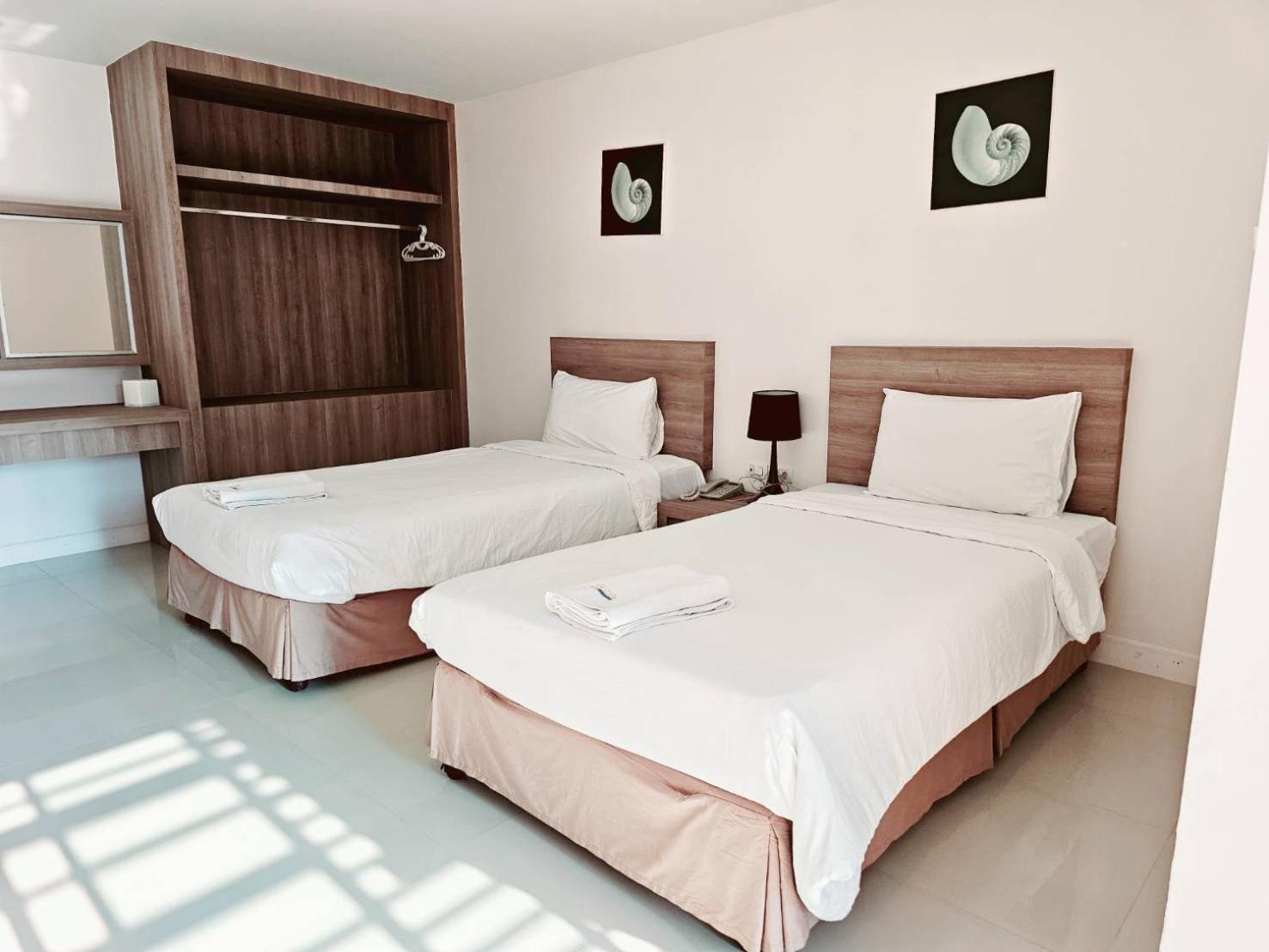 Similan Mansion Hotel Bang Saen Ngoại thất bức ảnh