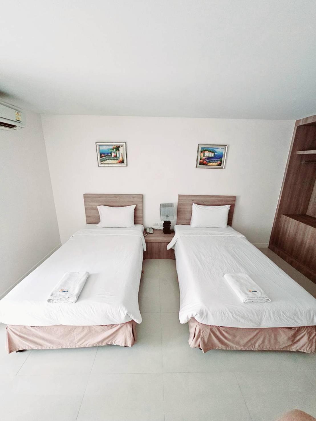 Similan Mansion Hotel Bang Saen Ngoại thất bức ảnh