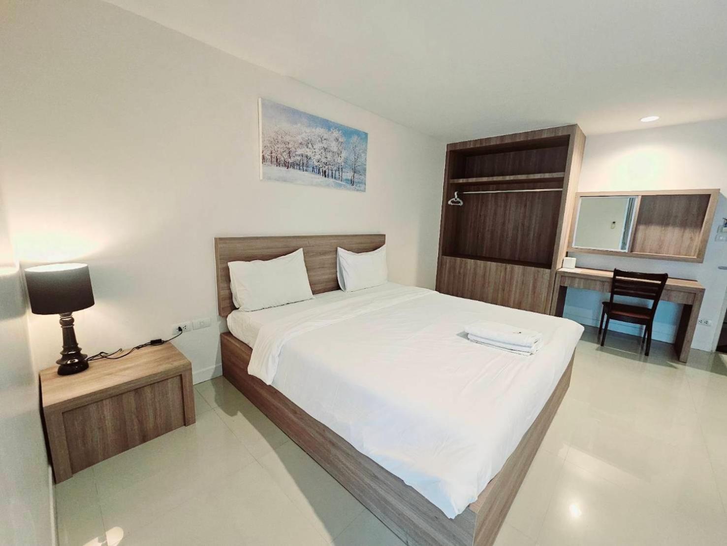 Similan Mansion Hotel Bang Saen Ngoại thất bức ảnh