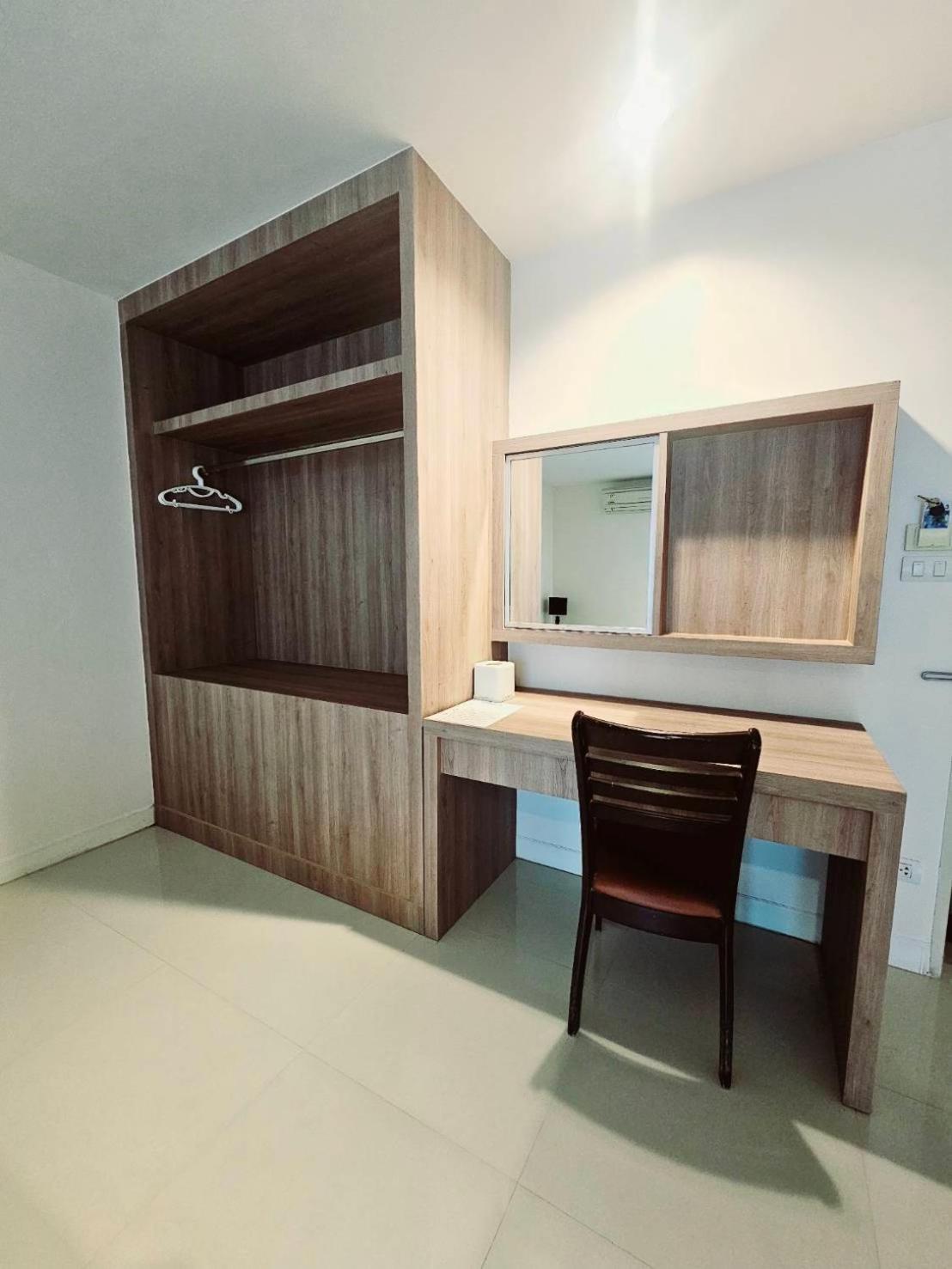 Similan Mansion Hotel Bang Saen Ngoại thất bức ảnh