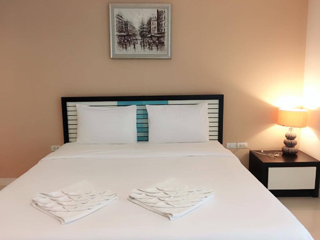 Similan Mansion Hotel Bang Saen Ngoại thất bức ảnh